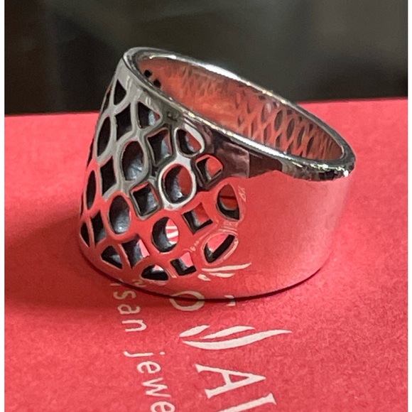 James Avery Retired Openwork ring - Picture 2 of 5